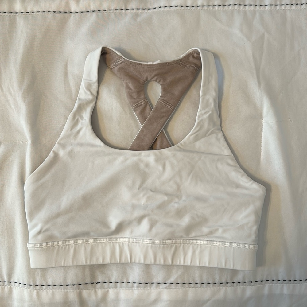 white lululemon sports bra